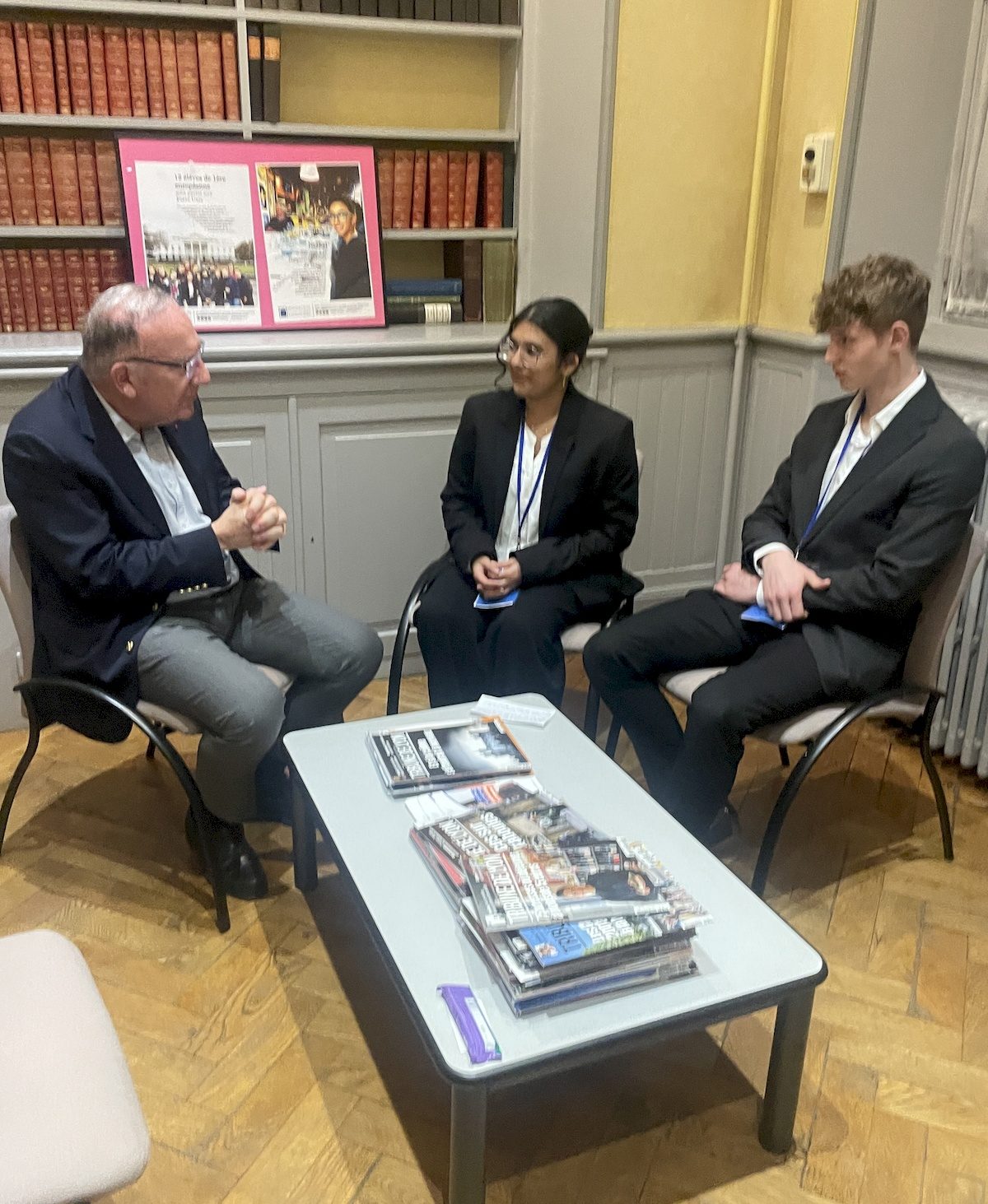 2 élèves ambassadeurs de la Fondation rencontrent Pierre Gattaz